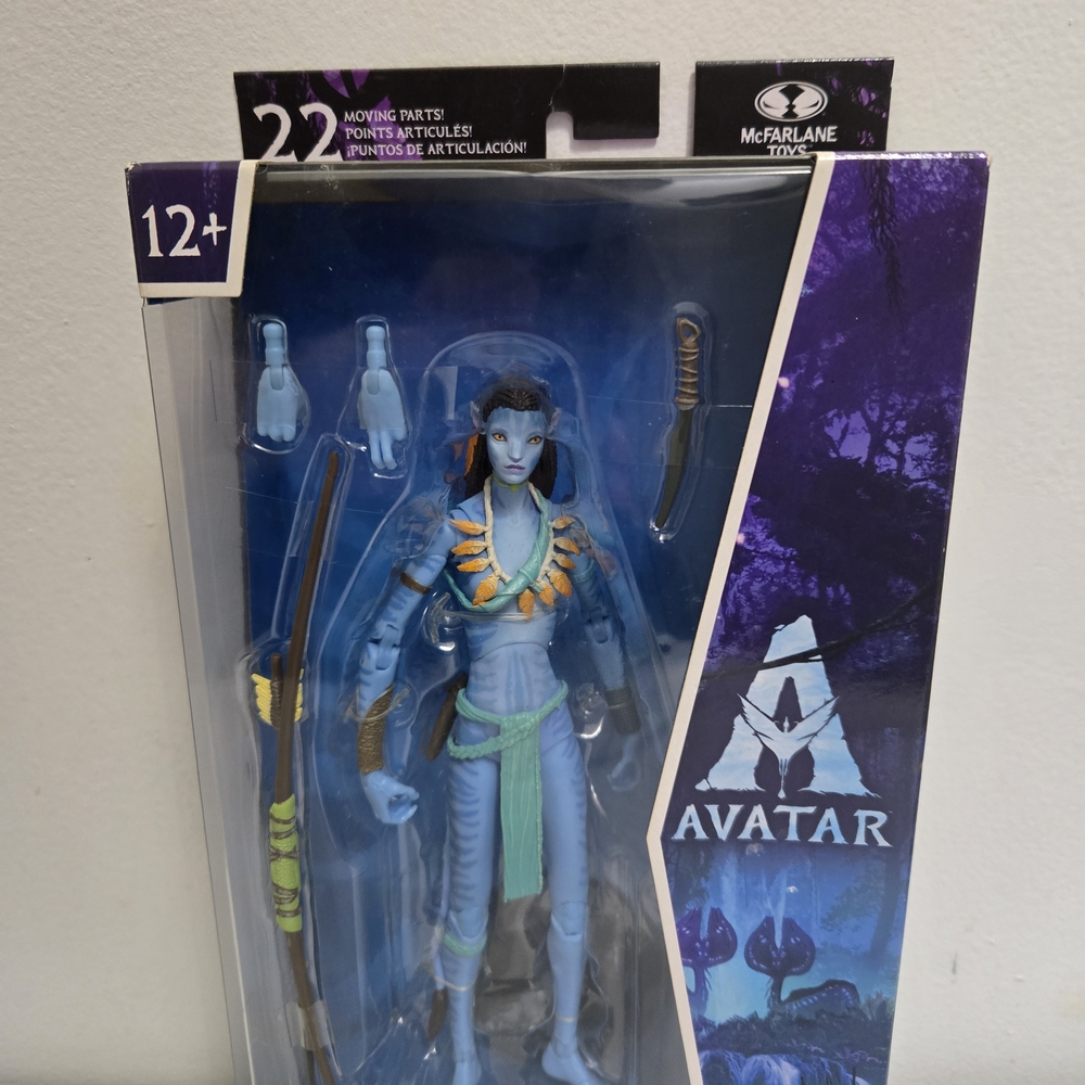 Avatar Neytiri Action Figure - Blue and Green - Picture 2 of 6